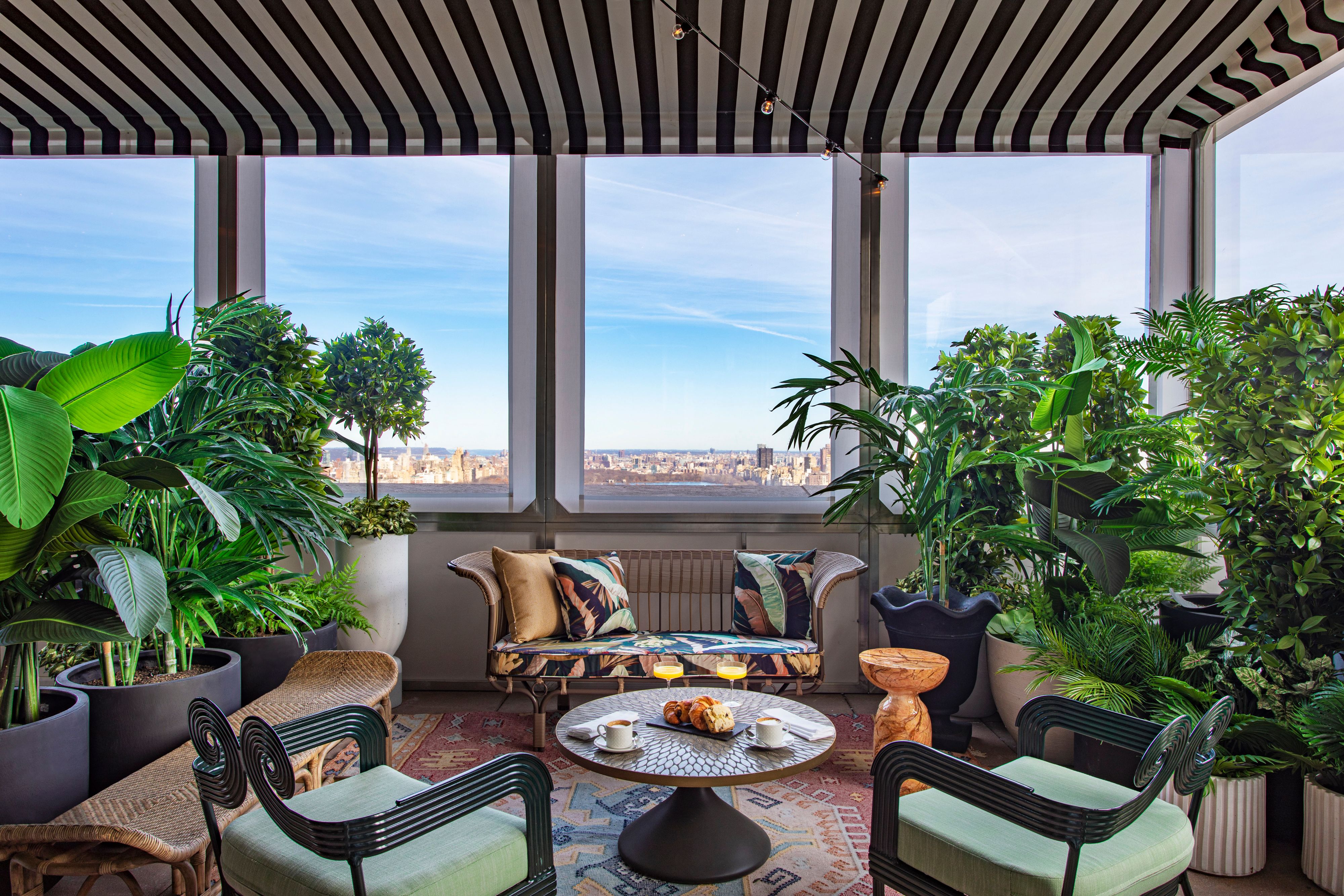 13 Best Hotels in Midtown Manhattan With Proximity to Times Square, Rockefeller Center, MoMA, and Broadway