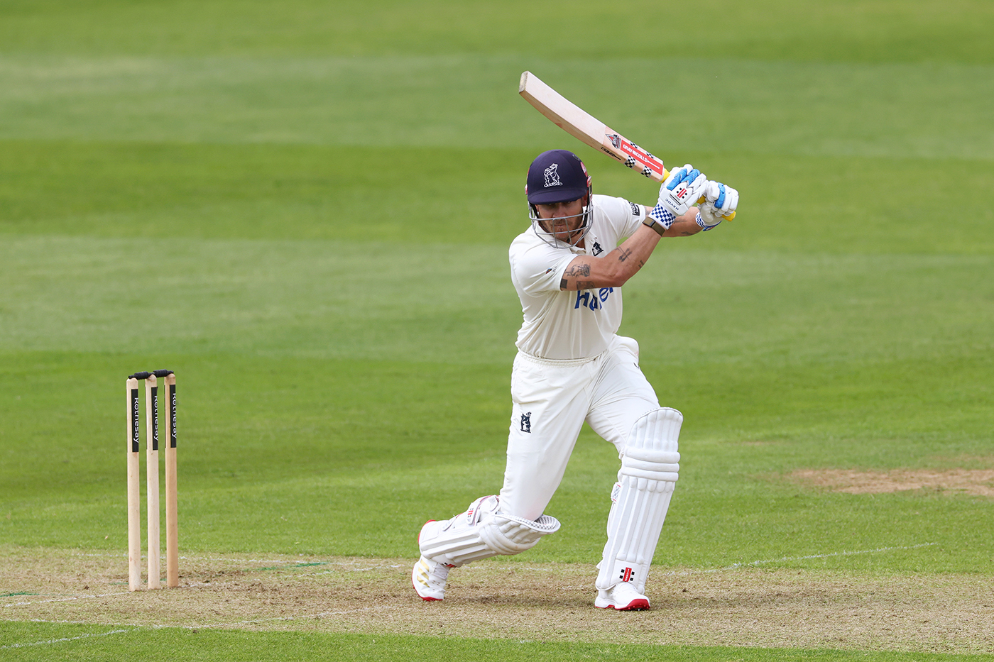 Hain leads Warwickshire rearguard as Yorkshire are denied 