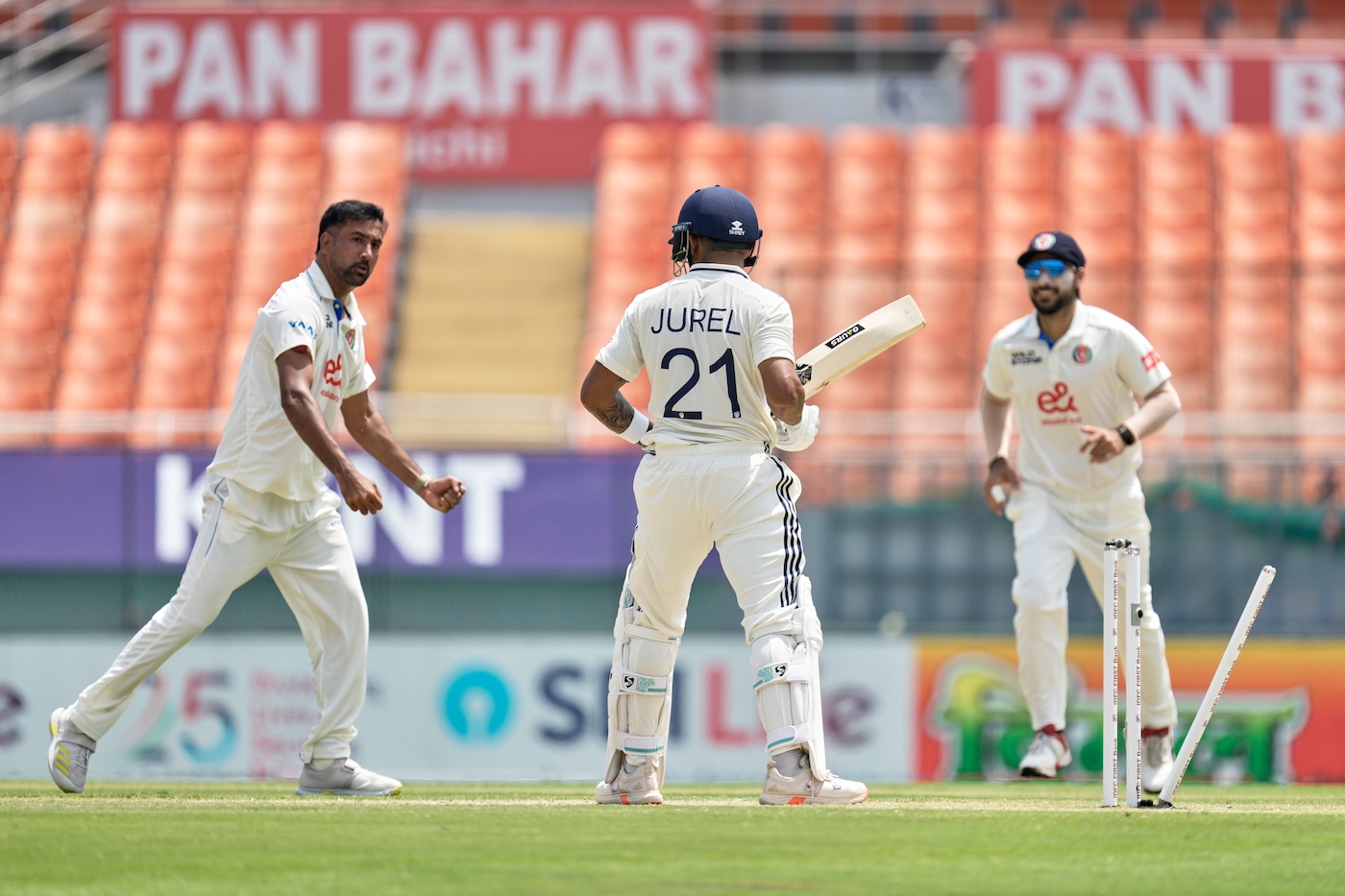 'High-quality' Saleem's six-for limits damage despite extreme heat and unhelpful pitch