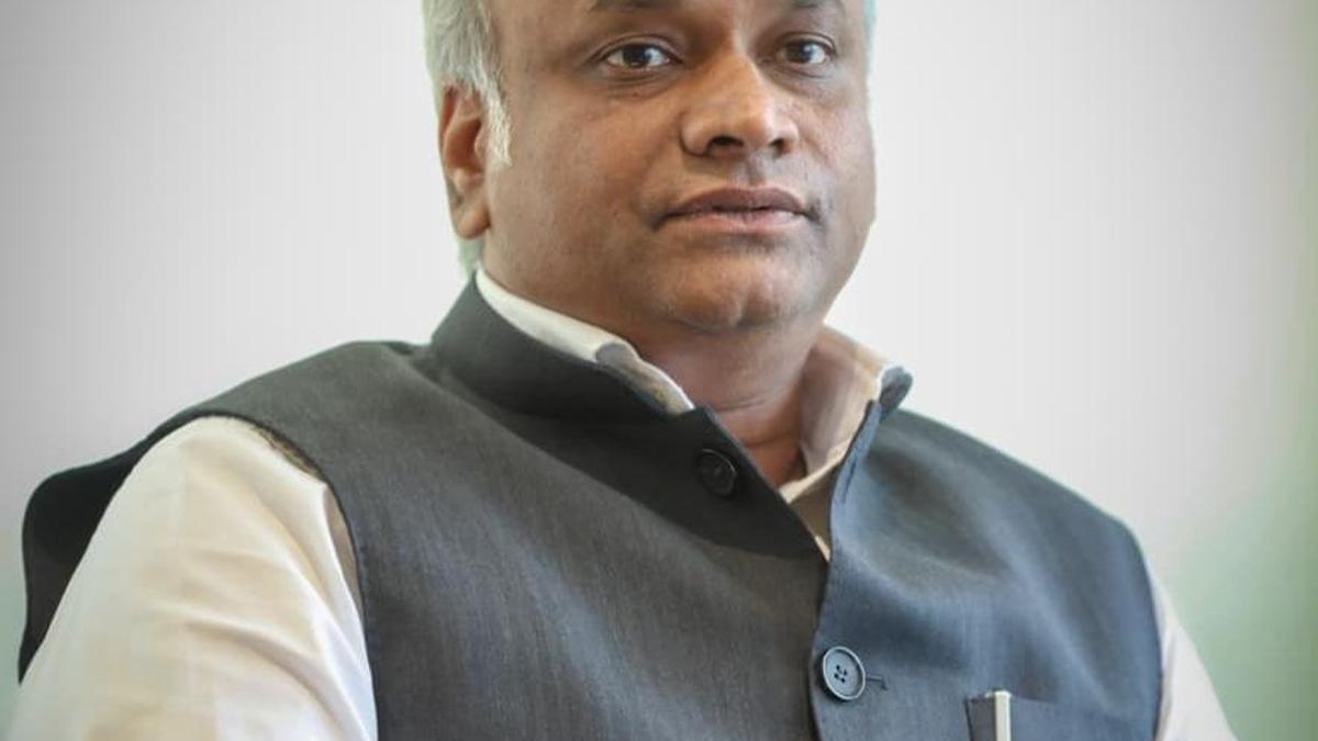 Home Minister Priyank Kharge’s first meeting focused on fake news, city traffic
