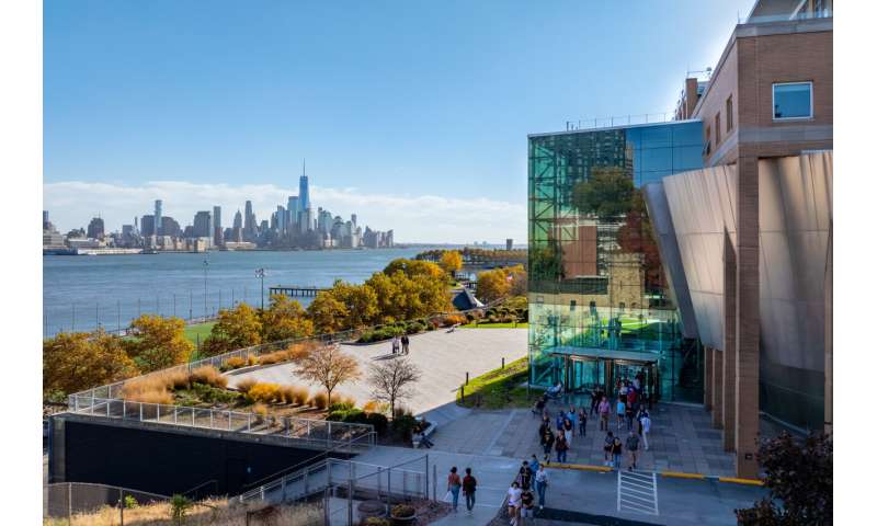 How continental shelf seiches triggered flooding following New York and New Jersey hurricanes