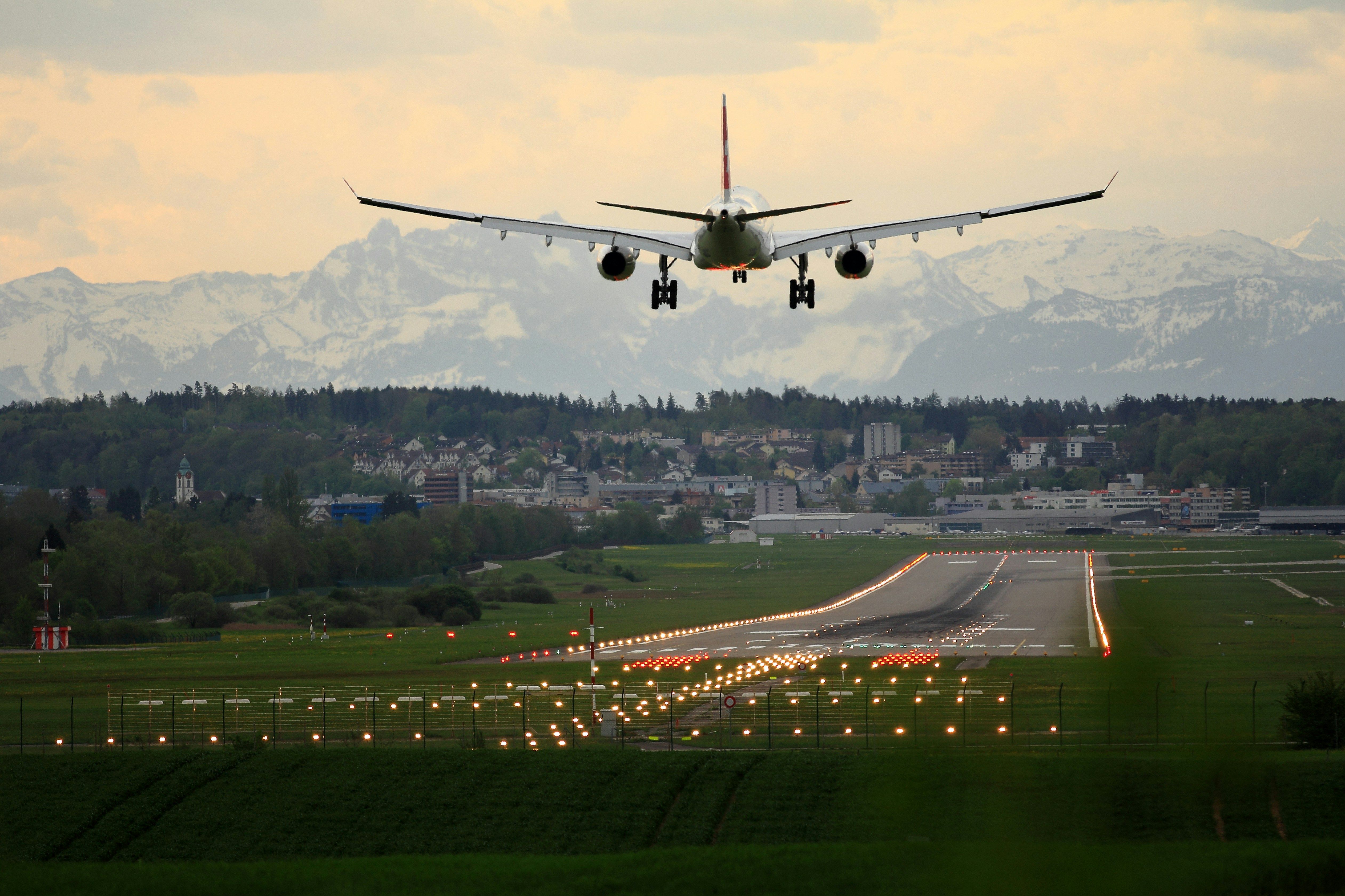 Is There a Best Day to Buy Airline Tickets? No Hacks, Only Facts