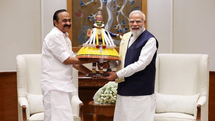 In a grand ceremony attended by thousands of supporters, Kerala's new Chief Minister Satheesan took his oath of office alongside a diverse council of ministers. The event, presided over by Governor Rajendra Vishwanath Arlekar, welcomed 20 ministers, including 14 who are stepping into their first ministerial roles. Notably, the cabinet features two women and two representatives from the Scheduled Caste community.