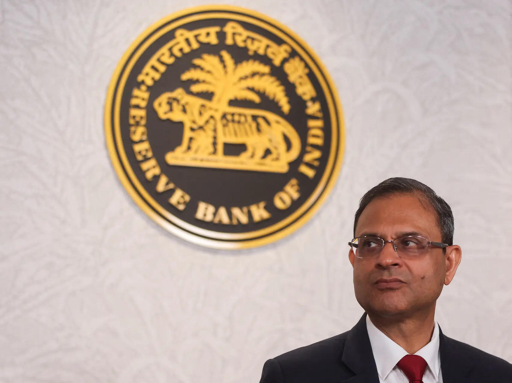 RBI governor says no plans to ease net open position restrictions