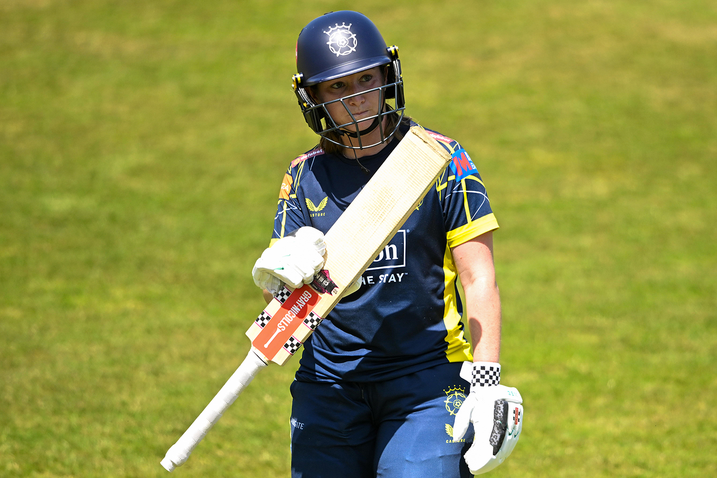Red-hot Southby scorches Warwickshire in Hampshire's latest win