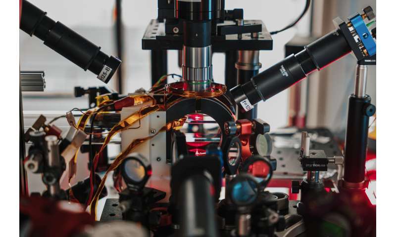 Scientist creates 'mini‑universe' to measure time without a clock