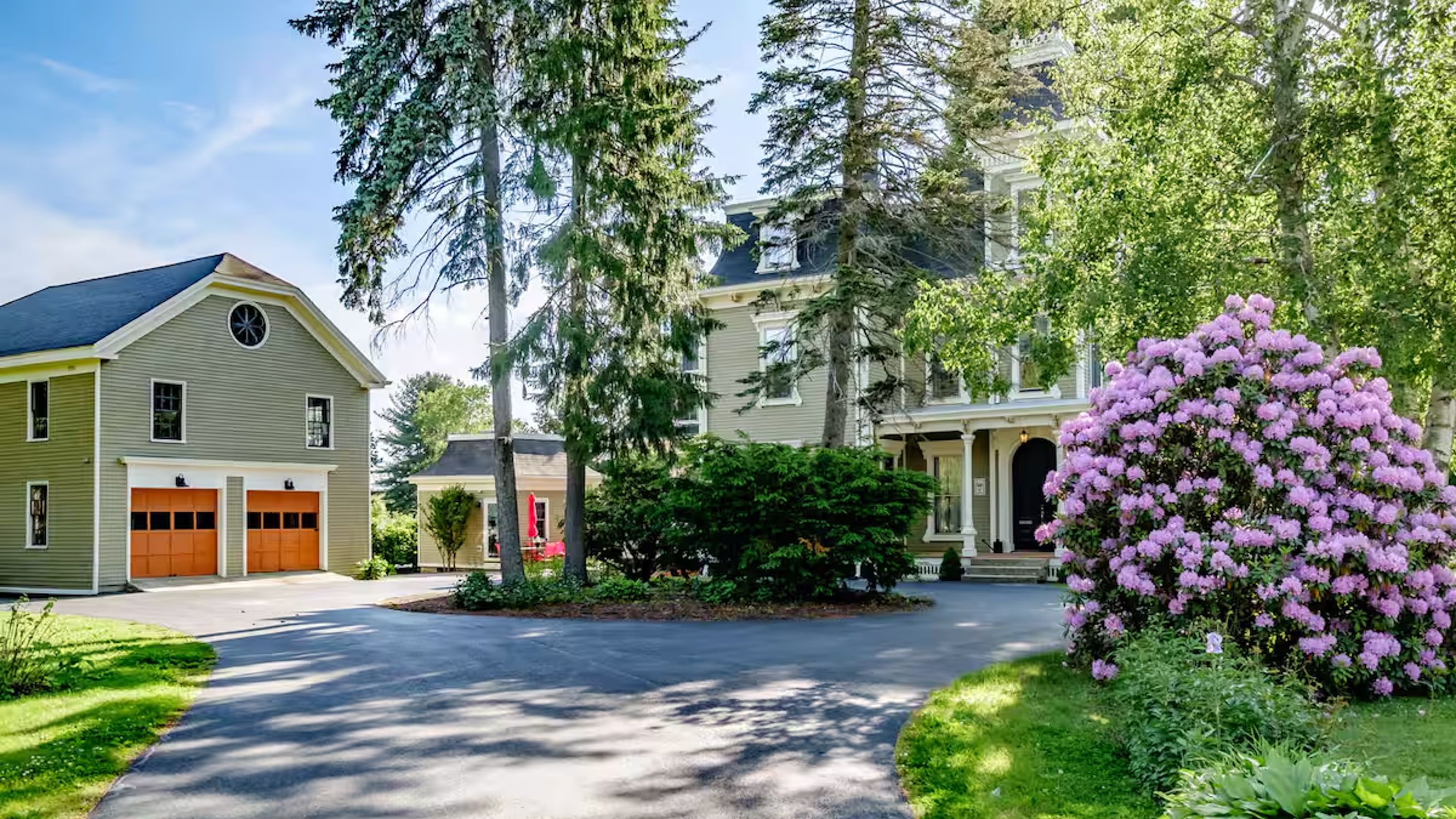These Portland Airbnbs Have Everything You Need for a Dreamy Maine Getaway