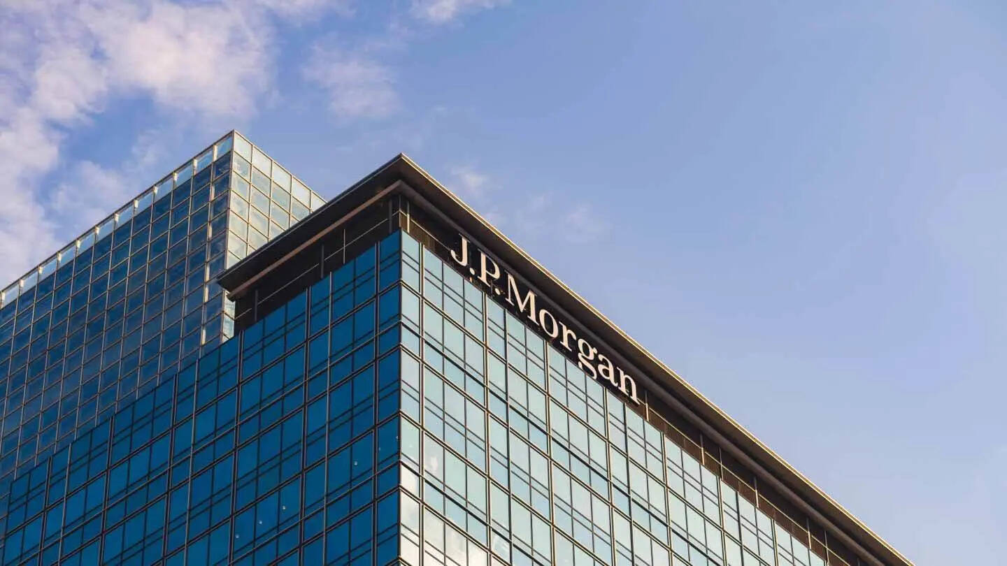 US stocks: JP Morgan raises S&P 500 year-end target to 7,800, joins bullish trend
