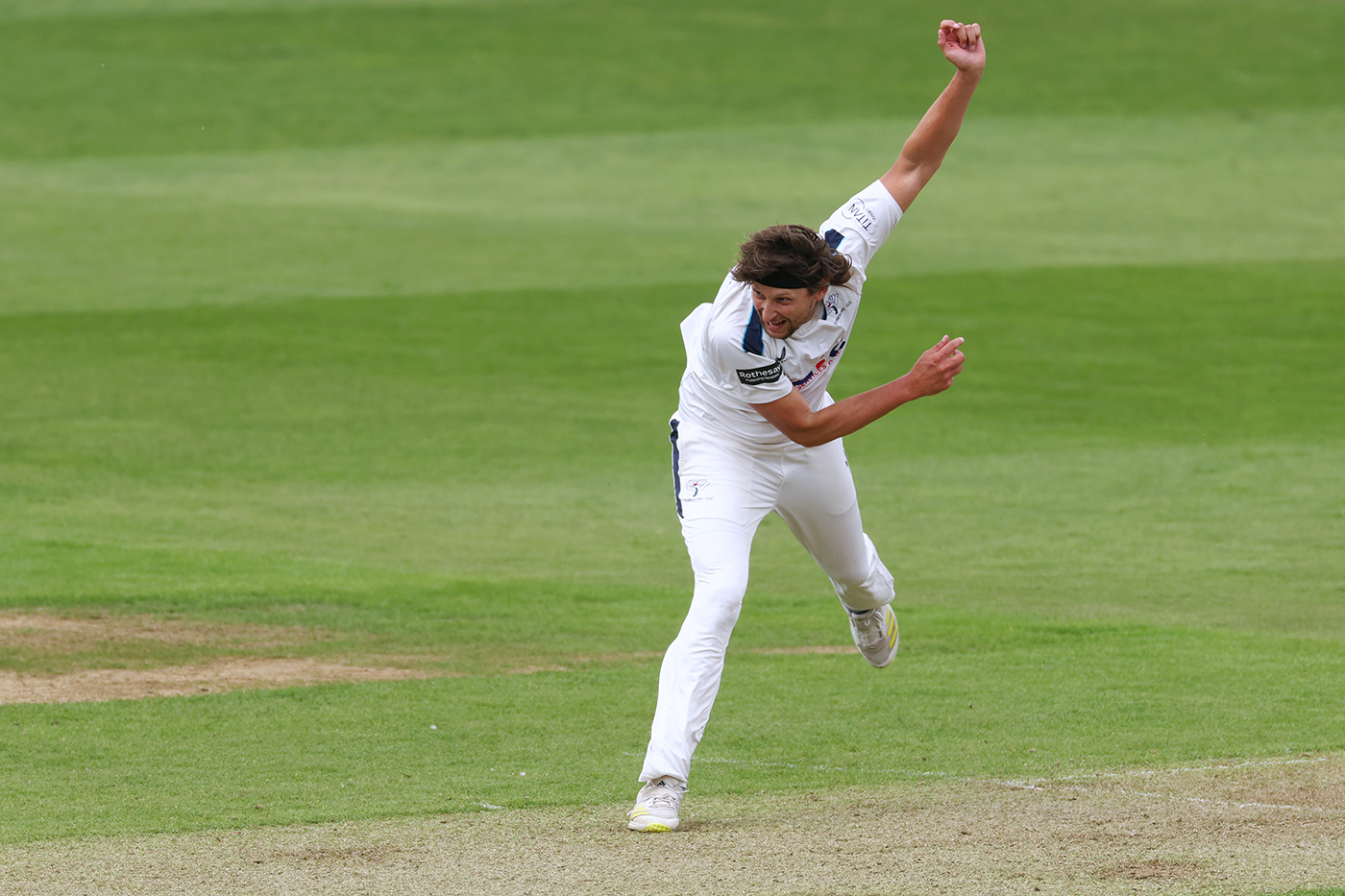 Yates, Barnard battle as Yorkshire take command at Scarborough